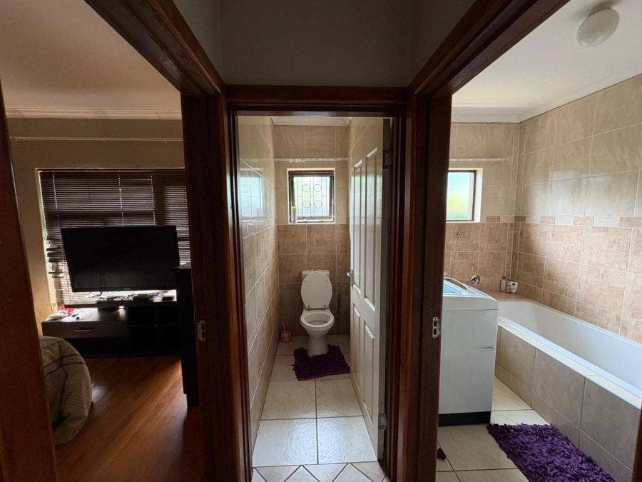 5 Bedroom Property for Sale in Amalinda Eastern Cape